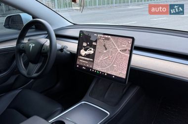 Седан Tesla Model 3 2021 в Киеве