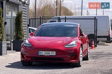 Седан Tesla Model 3 2020 в Львове