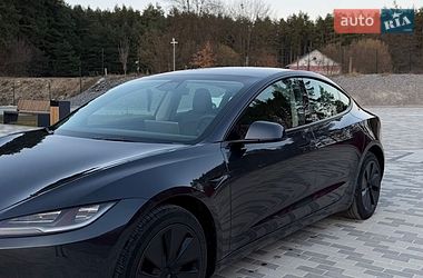 Седан Tesla Model 3 2024 в Львове
