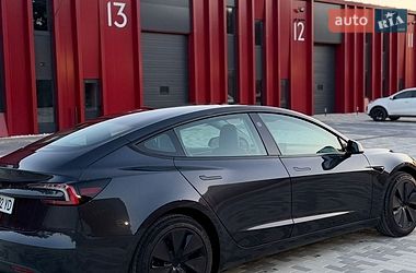 Седан Tesla Model 3 2024 в Львове