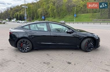 Седан Tesla Model 3 2022 в Киеве