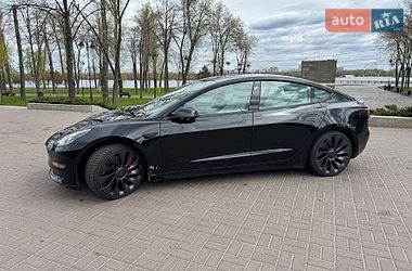 Седан Tesla Model 3 2022 в Киеве