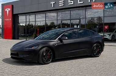 Седан Tesla Model 3 2024 в Тернополе