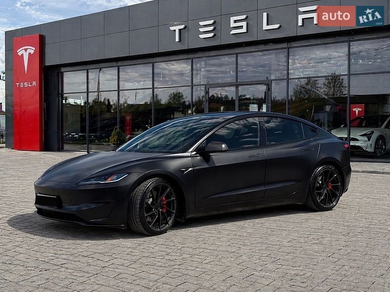 Tesla Model 3 2024