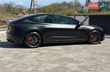 Седан Tesla Model 3 2024 в Тернополе