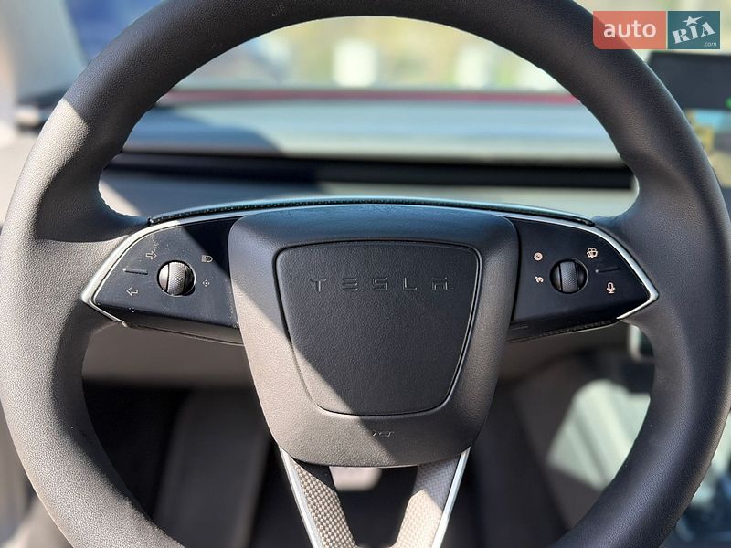Седан Tesla Model 3 2024 в Тернополе