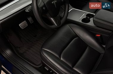 Седан Tesla Model 3 2021 в Киеве