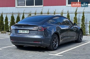 Седан Tesla Model 3 2021 в Луцке