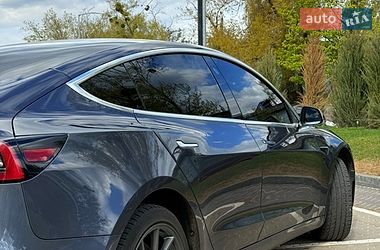 Седан Tesla Model 3 2019 в Киеве