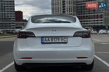 Седан Tesla Model 3 2018 в Киеве