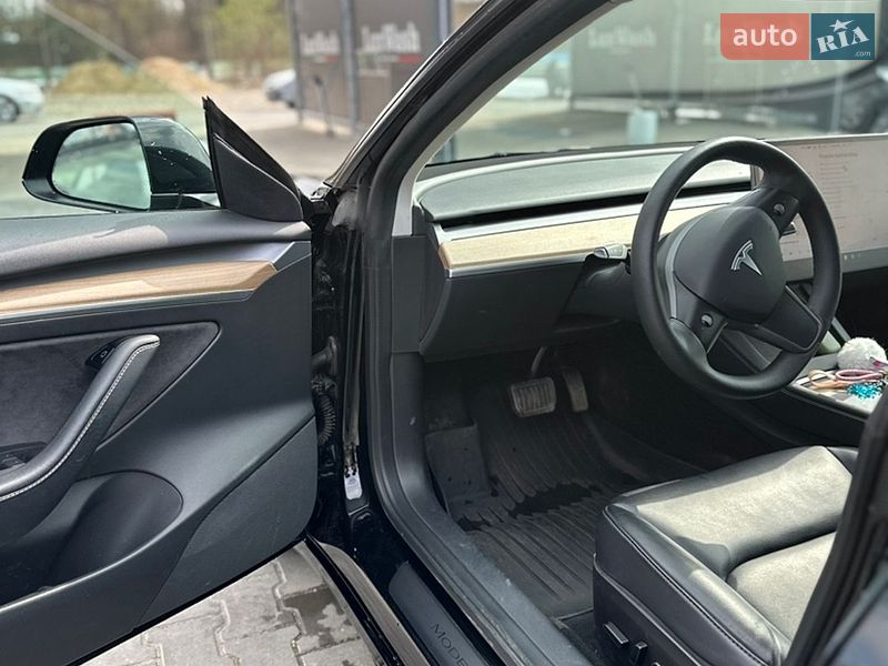 Седан Tesla Model 3 2022 в Львові