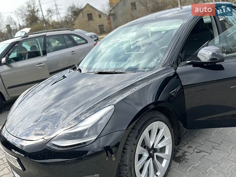 Tesla Model 3 2022