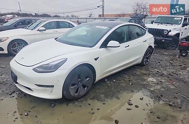 Седан Tesla Model 3 2023 в Львове