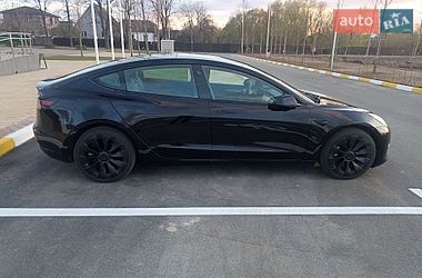 Седан Tesla Model 3 2022 в Буче