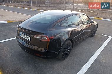 Седан Tesla Model 3 2022 в Буче