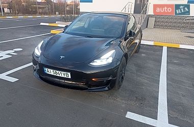 Седан Tesla Model 3 2022 в Буче