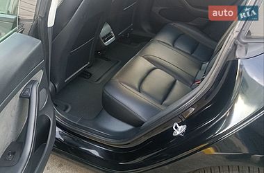 Седан Tesla Model 3 2022 в Буче