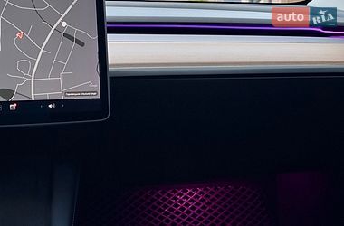 Седан Tesla Model 3 2021 в Киеве