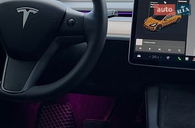 Седан Tesla Model 3 2021 в Киеве