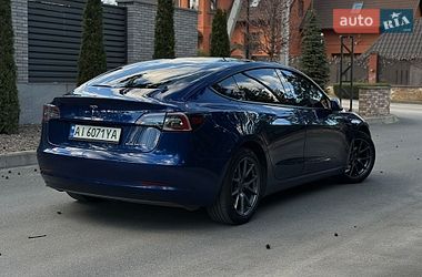 Седан Tesla Model 3 2021 в Киеве