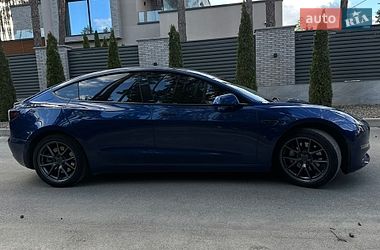Седан Tesla Model 3 2021 в Киеве