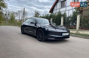 Седан Tesla Model 3 2024 в Нововолинську