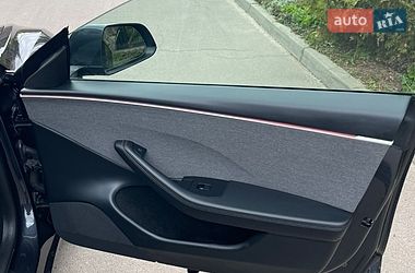 Седан Tesla Model 3 2024 в Нововолинську
