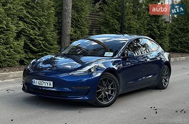 Седан Tesla Model 3 2021 в Киеве