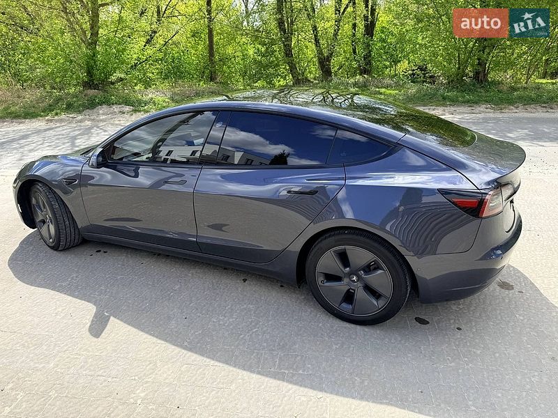 Седан Tesla Model 3 2022 в Львові