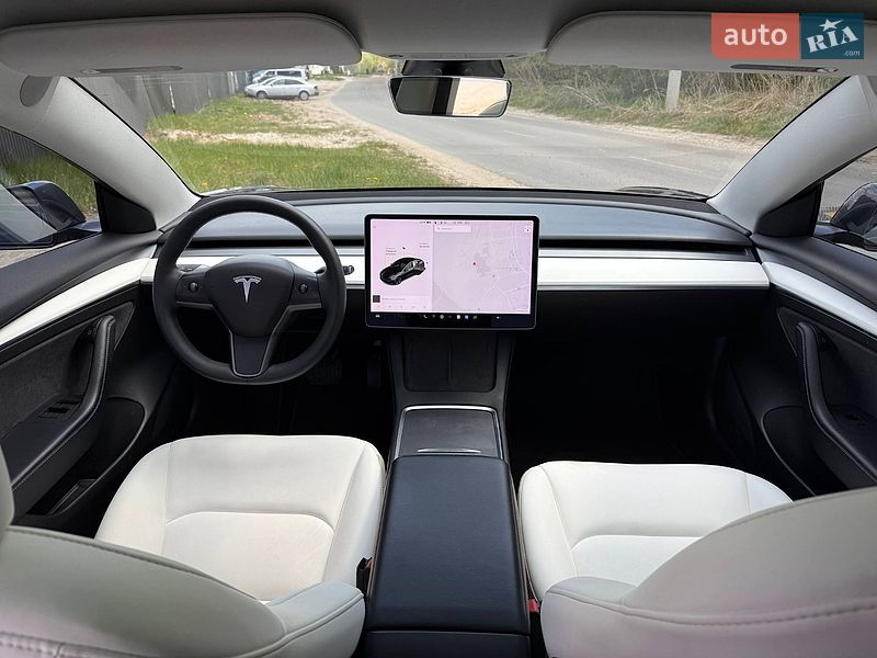 Седан Tesla Model 3 2022 в Львові