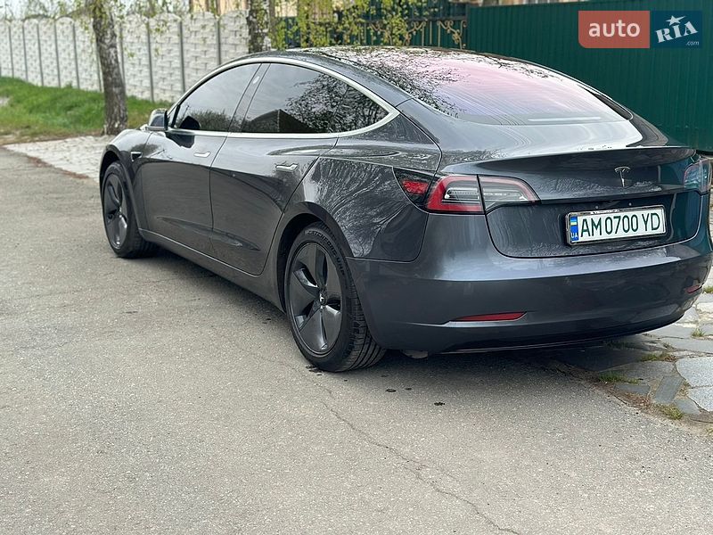 Седан Tesla Model 3 2018 в Житомире