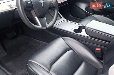 Седан Tesla Model 3 2022 в Буче