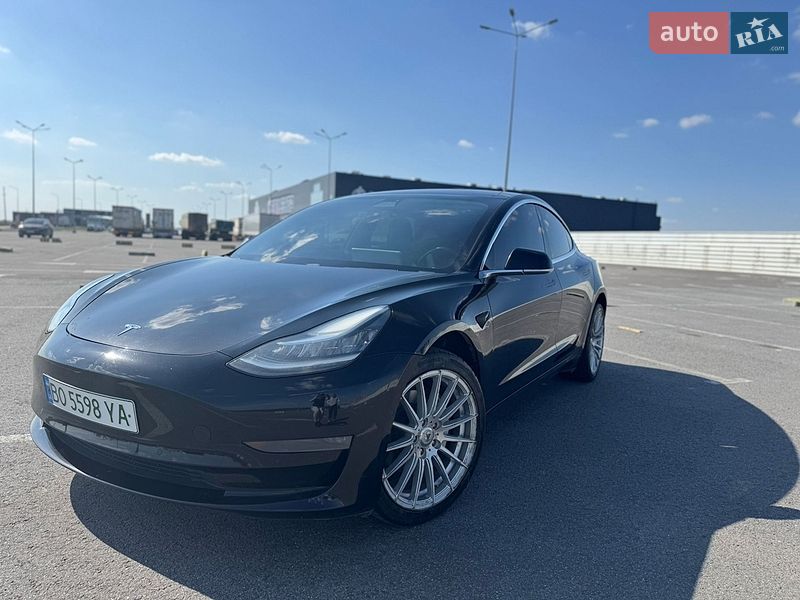 Tesla Model 3 2018