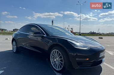 Седан Tesla Model 3 2018 в Львові
