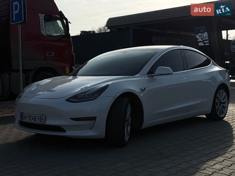 Седан Tesla Model 3 2020 в Одессе