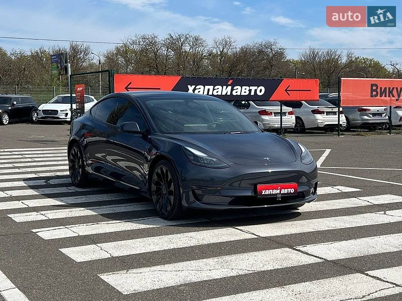 Седан Tesla Model 3 2023 в Одессе