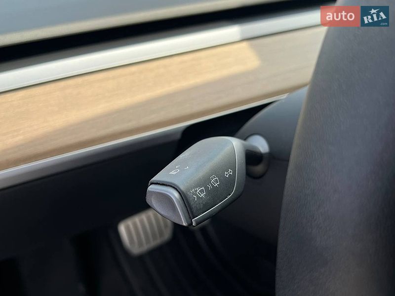 Седан Tesla Model 3 2023 в Одессе