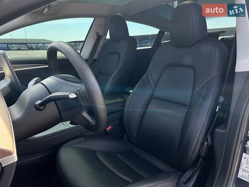 Седан Tesla Model 3 2023 в Одессе