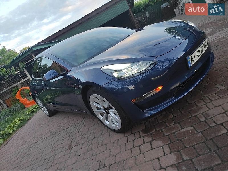 Tesla Model 3 2022
