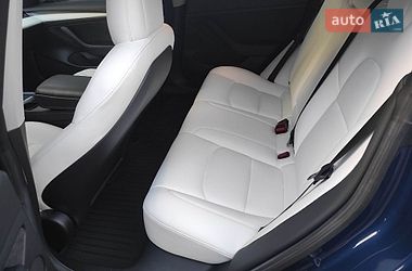 Седан Tesla Model 3 2022 в Києві