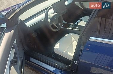 Седан Tesla Model 3 2020 в Киеве