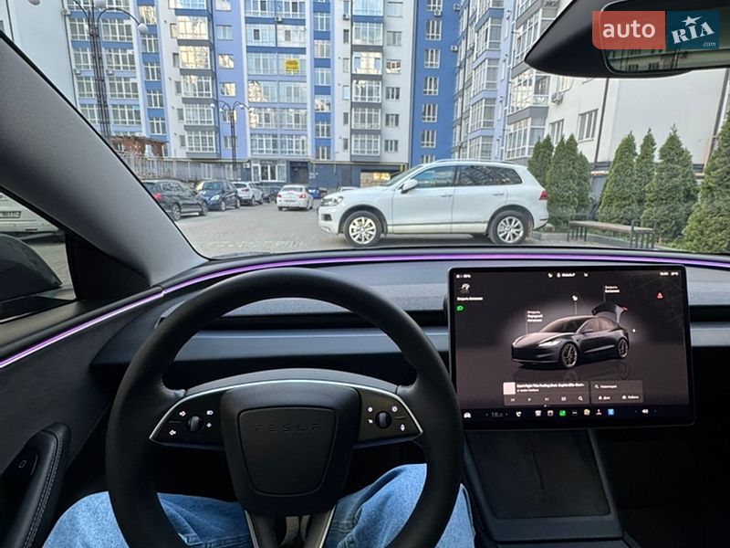 Седан Tesla Model 3 2024 в Ивано-Франковске