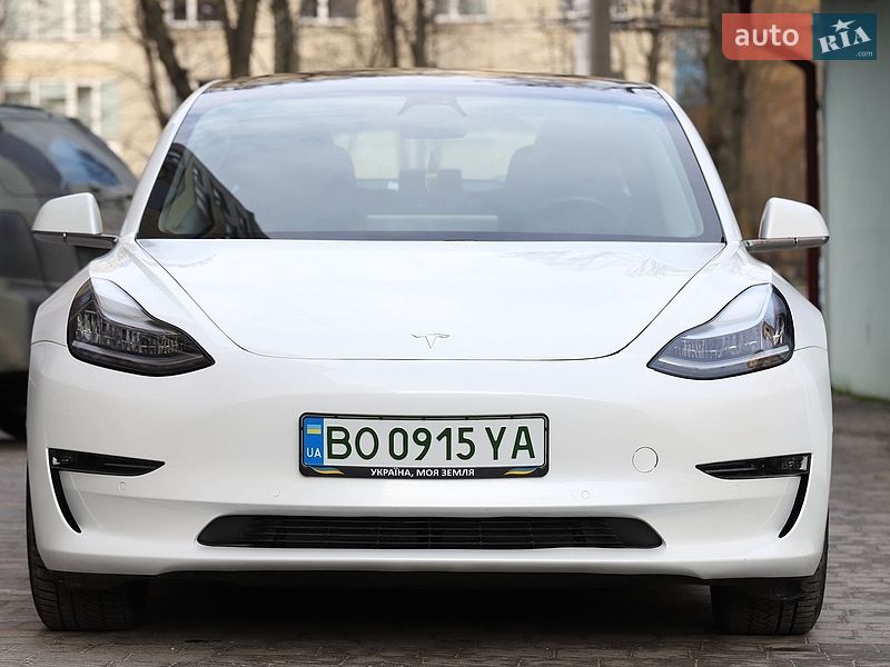 Седан Tesla Model 3 2019 в Тернополе