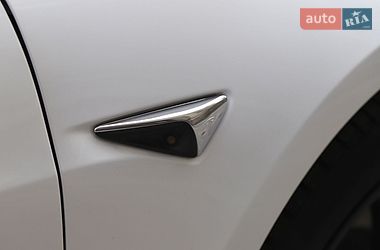 Седан Tesla Model 3 2019 в Тернополе