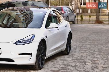 Седан Tesla Model 3 2019 в Тернополе