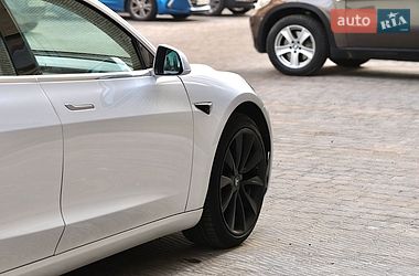 Седан Tesla Model 3 2019 в Тернополе