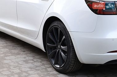 Седан Tesla Model 3 2019 в Тернополе