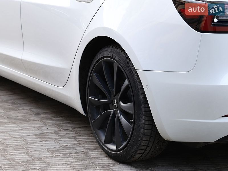 Седан Tesla Model 3 2019 в Тернополе