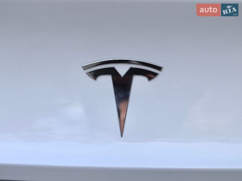Седан Tesla Model 3 2019 в Тернополе