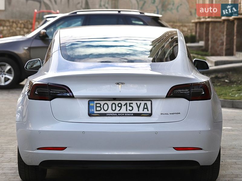 Седан Tesla Model 3 2019 в Тернополе
